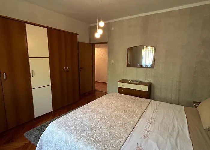Foska Apartment *